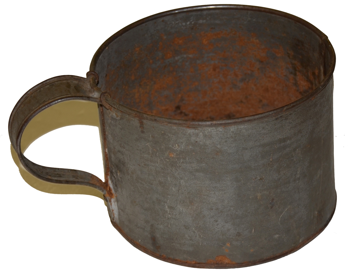 LARGE TINNED MESS IRON CUP — Horse Soldier