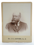 POST-WAR CABINET CARD PHOTO OF 2ND NEW HAMPSHIRE PRIVATE-LATER ASSISTANT SURGEON, DR. JOSEPH E. JANVRIN
