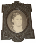 THERMOPLASTIC “MEDALLION” FRAME WITH IMAGE OF YOUNG LADY