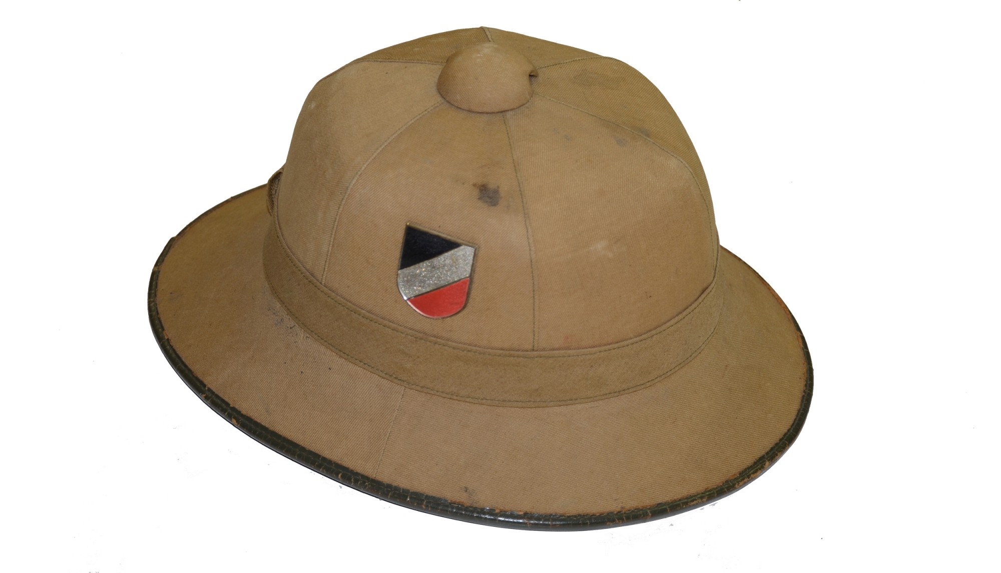 WORLD WAR TWO GERMAN 1ST PATTERN TROPICAL HELMET