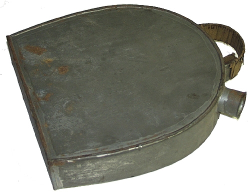 TIN, MEDICAL STYLE CANTEEN WITH SINGLE CARRYING LOOP