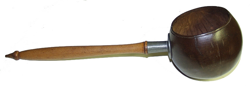 MID-18TH CENTURY WOODEN LADLE / DIPPER