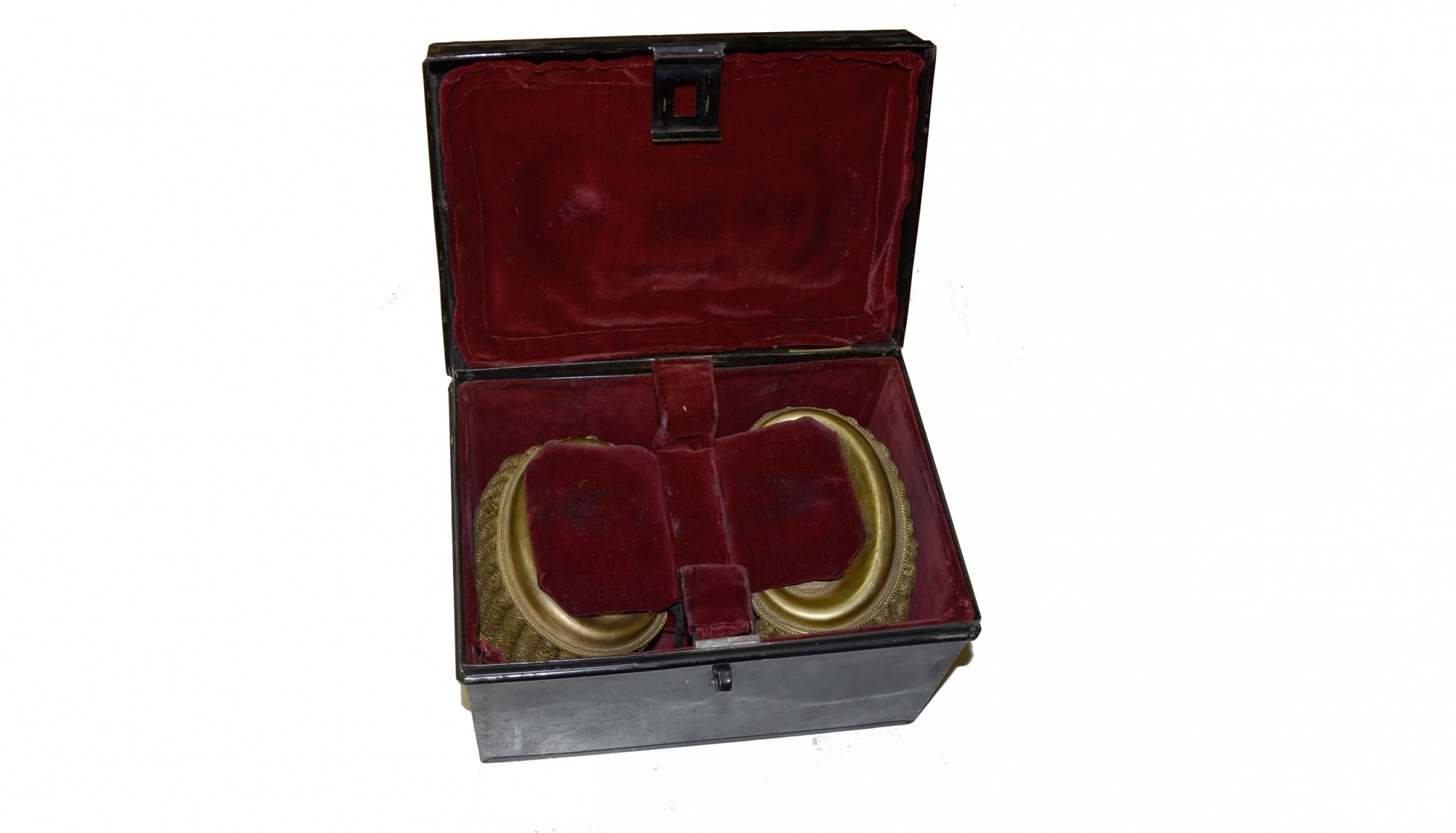 OFFICER’S DRESS EPAULETTES WITH CARRYING CASE