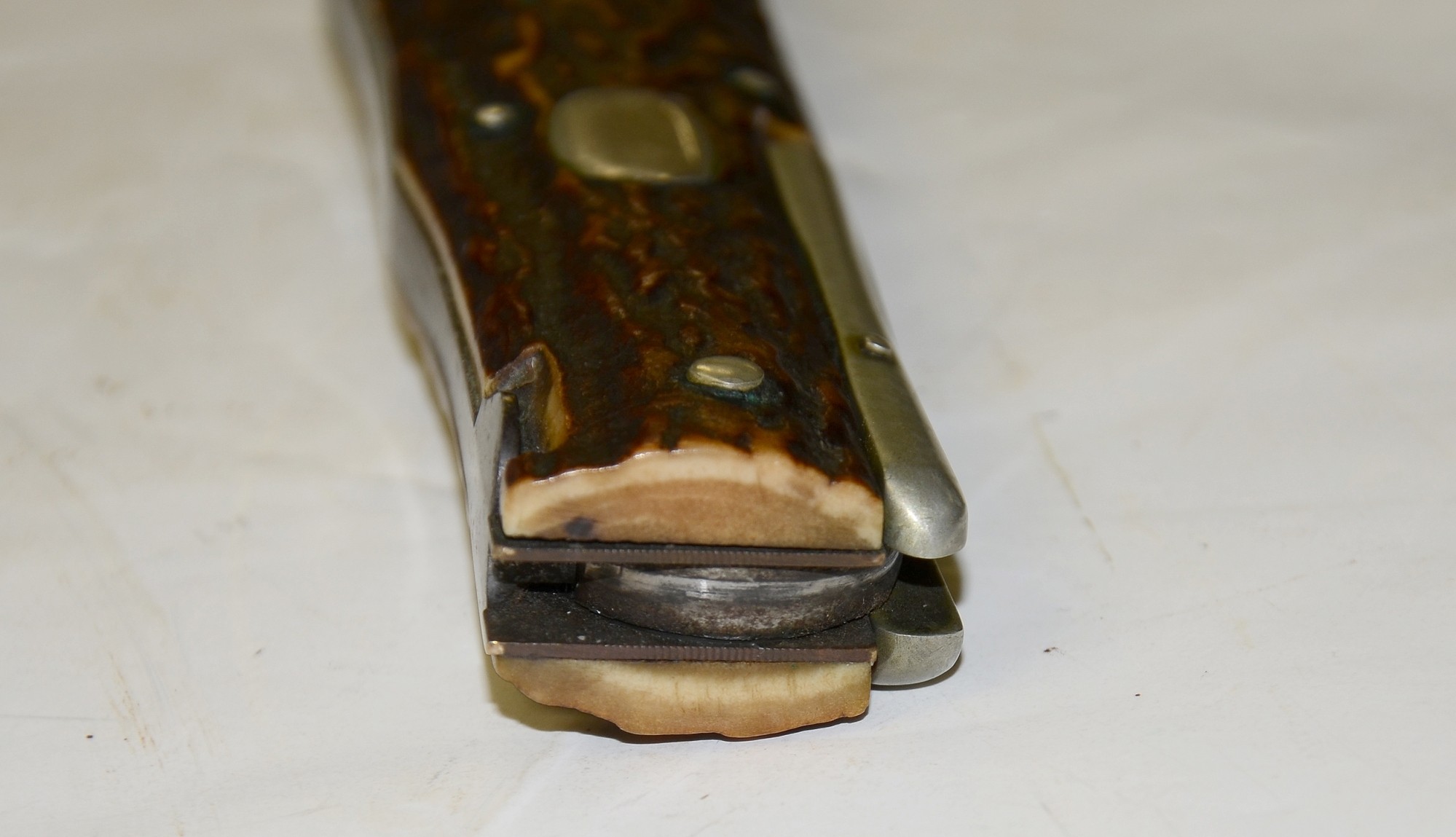 SHEFFIELD SWINGUARD FOLDING HUNTING KNIFE WITH SHEATH — Horse Soldier