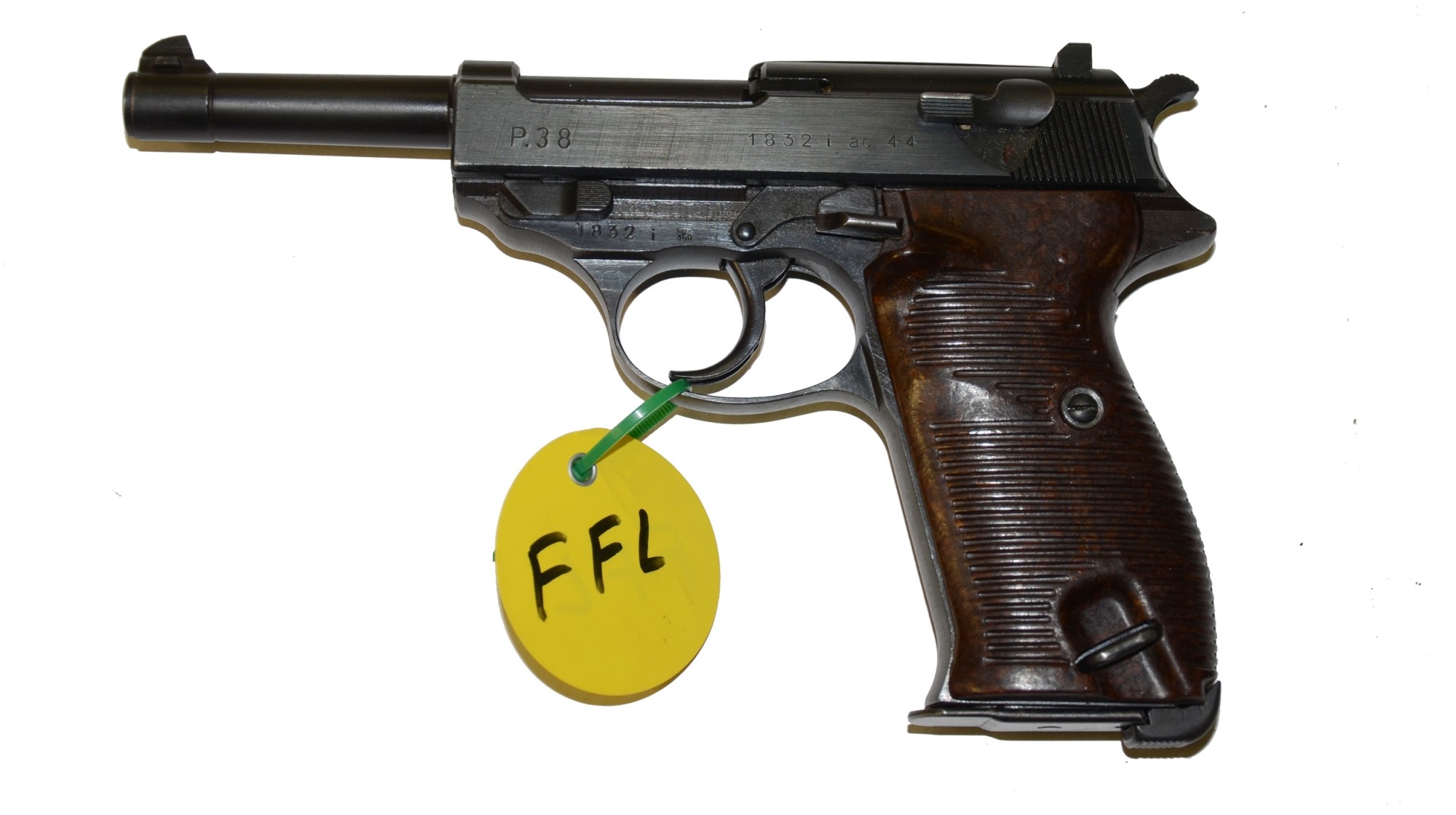 WALTHER P-38 WITH HOLSTER, EXTRA MAGAZINE AND LETTER FROM US WALTHER P-38 WITH HOLSTER, EXTRA MAGAZINE AND LETTER FROM US