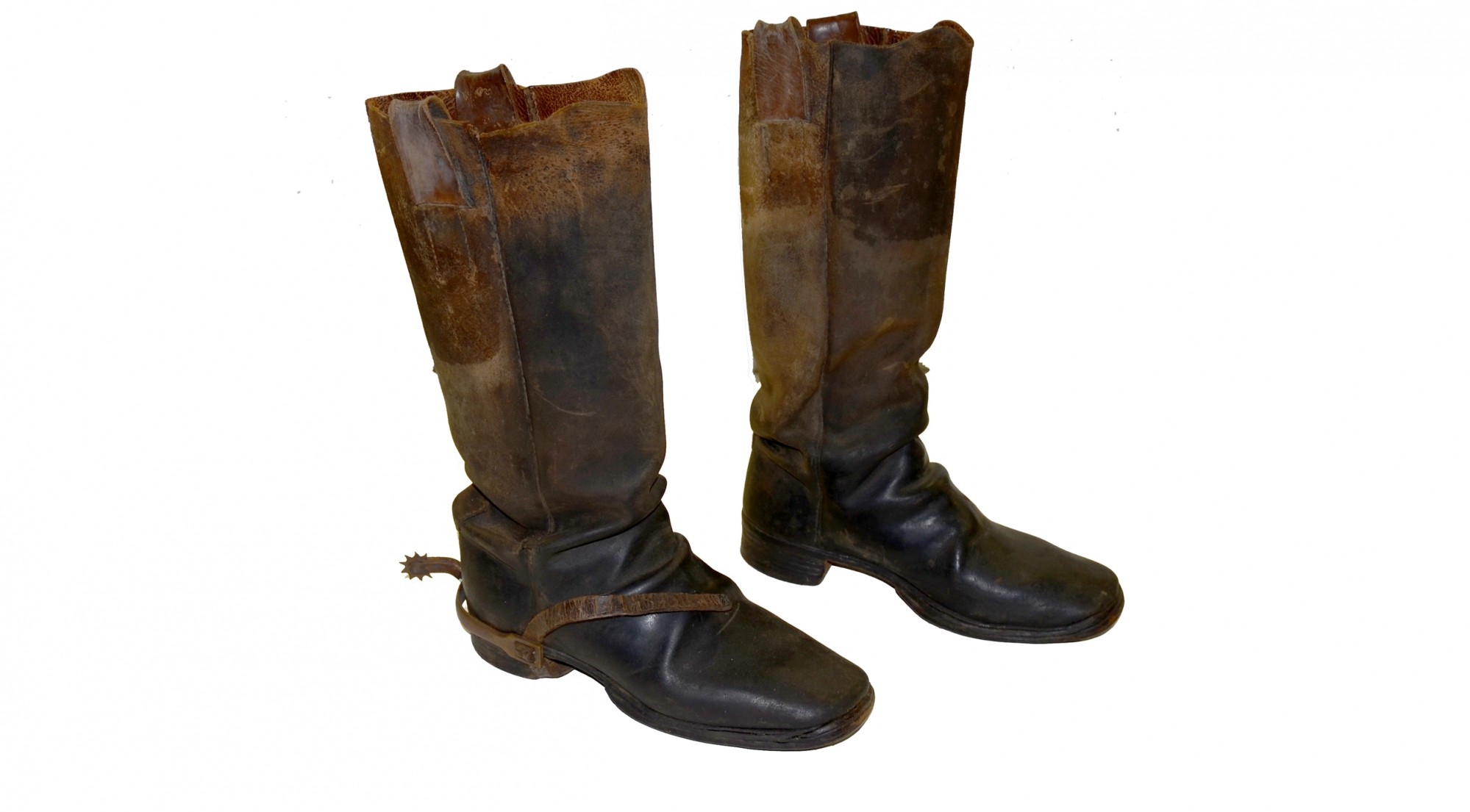 PAIR OF CIVIL WAR ERA BOOTS WITH SINGLE SPUR Horse Soldier