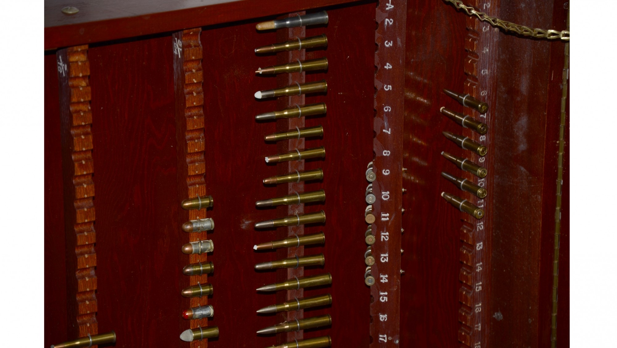 LARGE CARTRIDGE COLLECTION & DISPLAY BOX — Horse Soldier