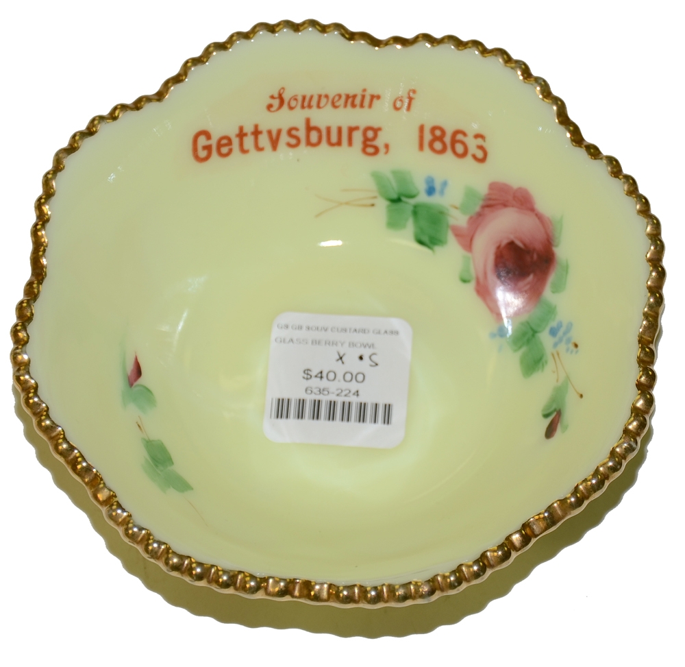CUSTARD GLASS BERRY BOWL – GETTYSBURG SOUVENIR