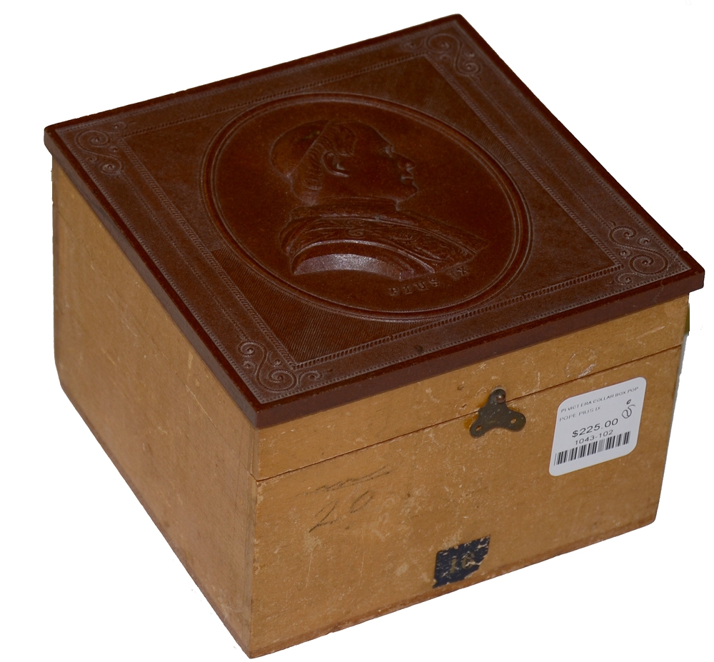 VICTORIAN ERA GUTTA PERCHA COLLAR BOX WITH POPE PIUS IX