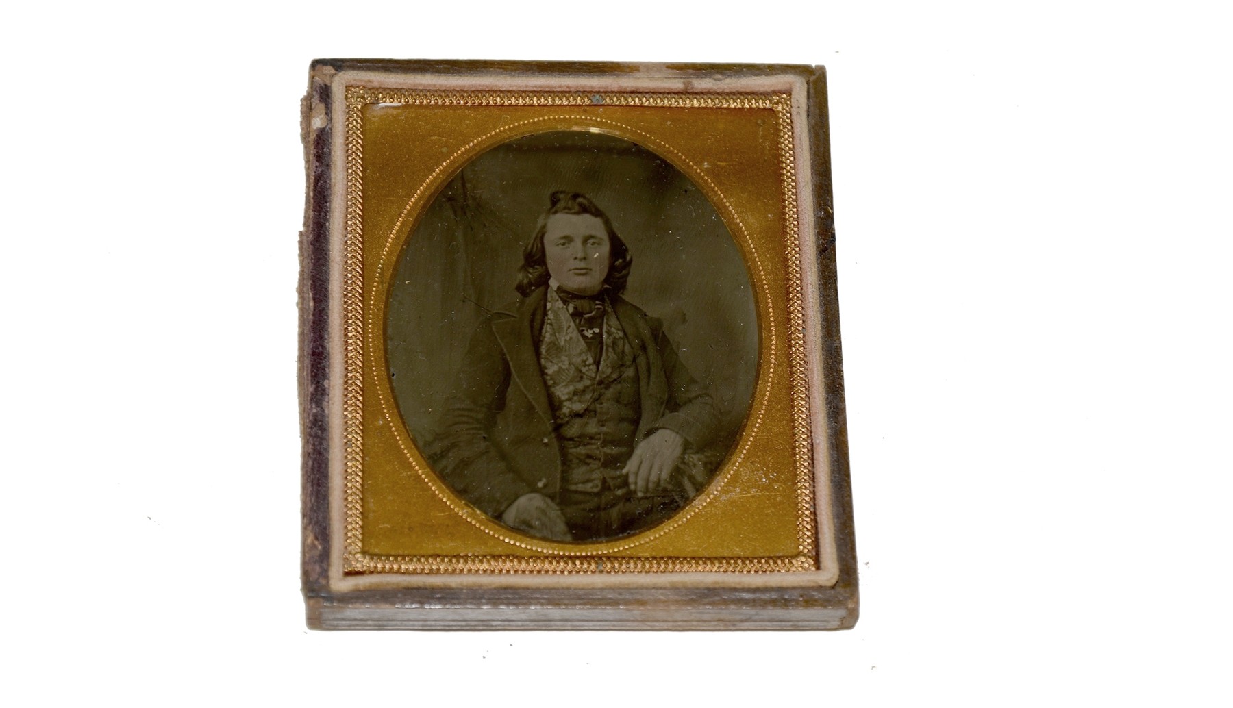 SIXTH PLATE AMBROTYPE OF MAN, CIRCA 1860