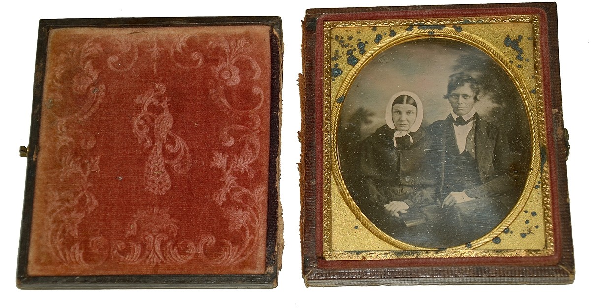 SIXTH PLATE DAGUERREOTYPE OF HUSBAND & WIFE