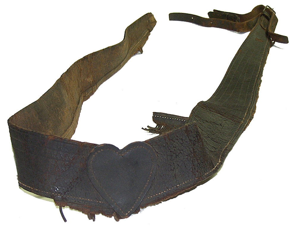 EARLY 19TH CENTURY EQUESTRIAN LEATHER MARTINGALE