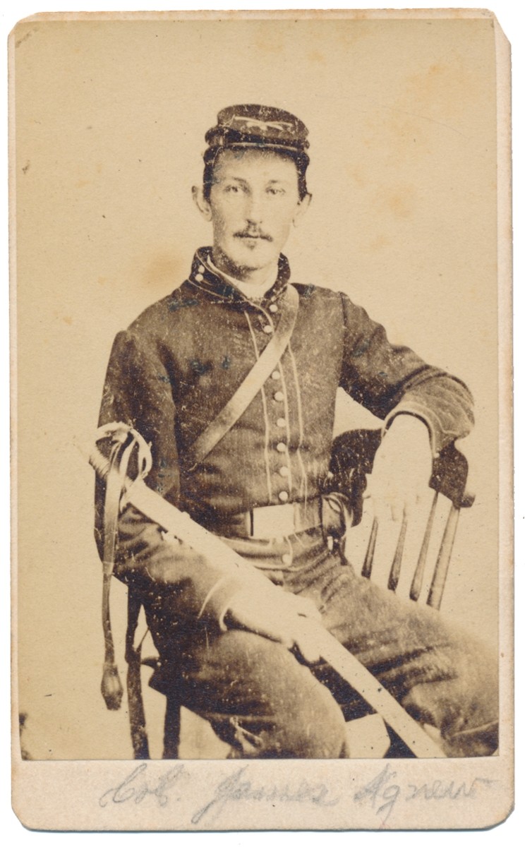 VERY NICE SEATED VIEW OF 15TH PENNSYLVANIA CAVALRY SOLDIER WITH SABER