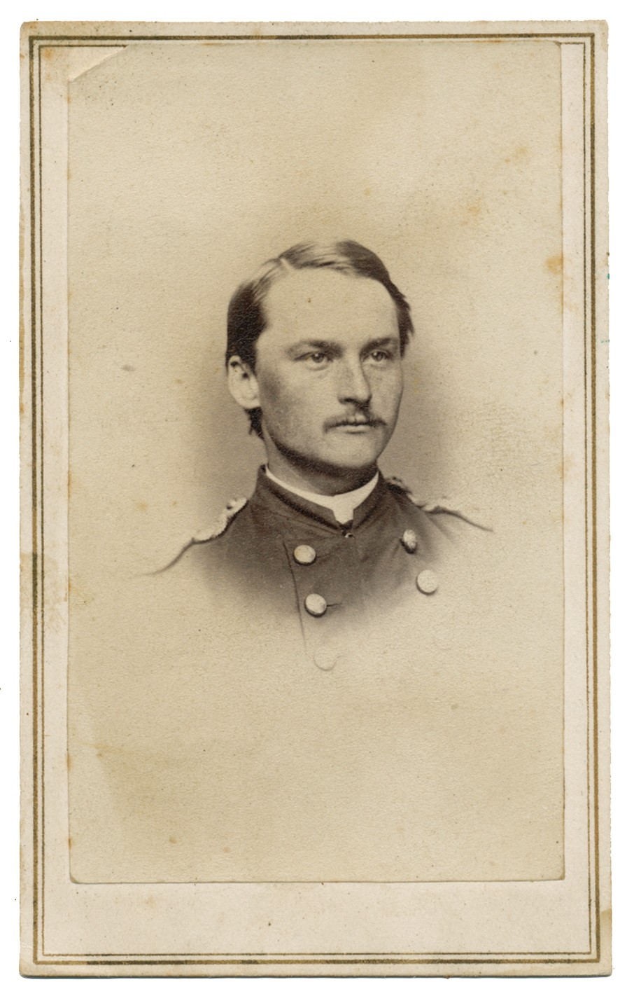 BUST VIEW CDV OF A US MARINE OFFICER