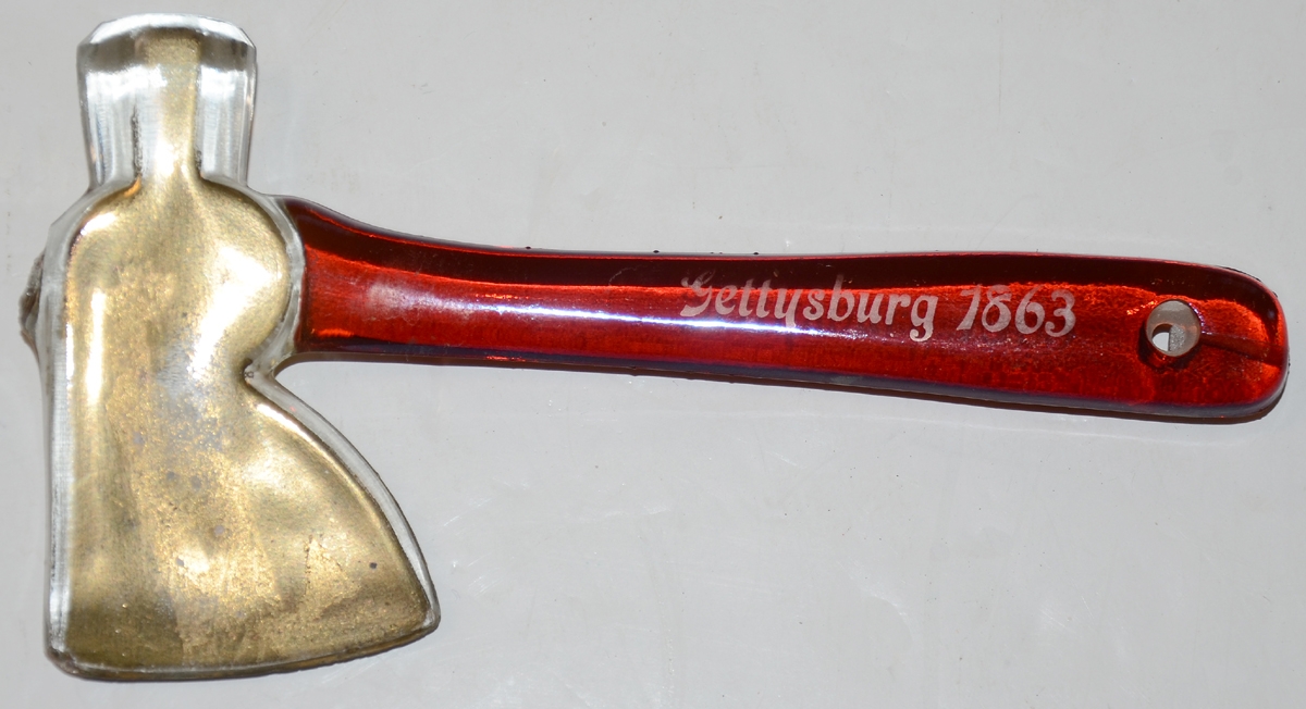 VINTAGE GETTYSBURG SOUVENIR RUBY FLASH GLASS TOMAHAWK SOUVENIR ASH TRAY 