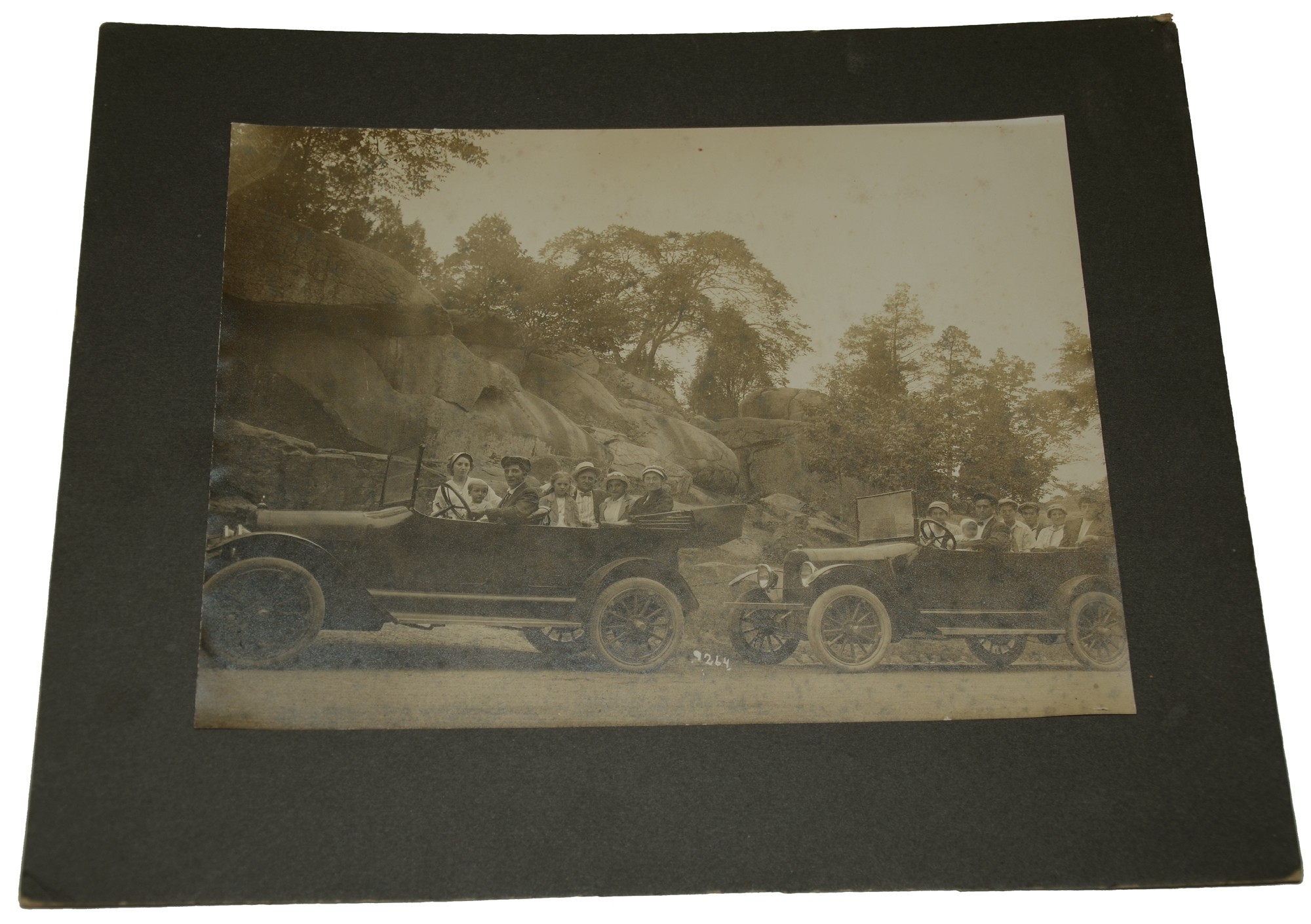 ALBUMEN PHOTO OF AN EARLY AUTO TOUR OF THE GETTYSBURG BATTLEFIELD AT DEVILS DEN