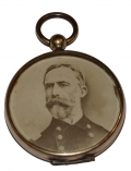 LOCKET WITH IMAGE OF REAR ADMIRAL WILLIAM T. SAMPSON, HERO OF THE SPANISH AMERICAN WAR