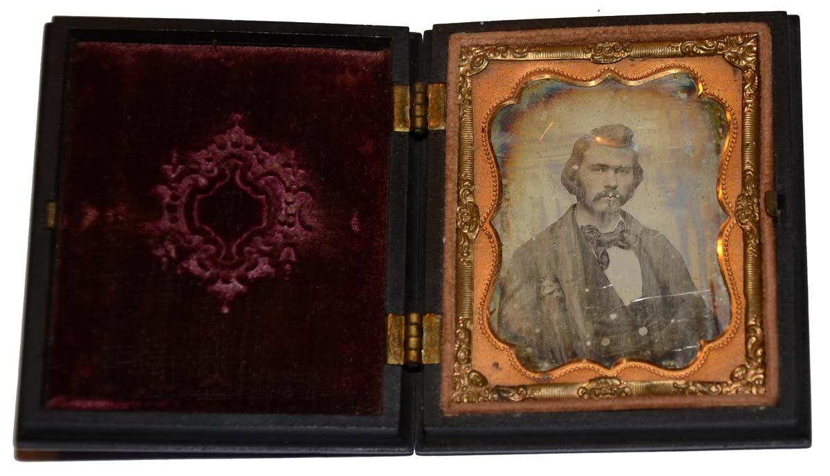 NINTH PLATE DAGUERREOTYPE OF CIVILIAN IN UNION CASE