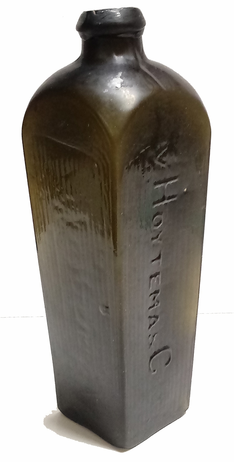  V. HOYTEMA & C GIN BOTTLE