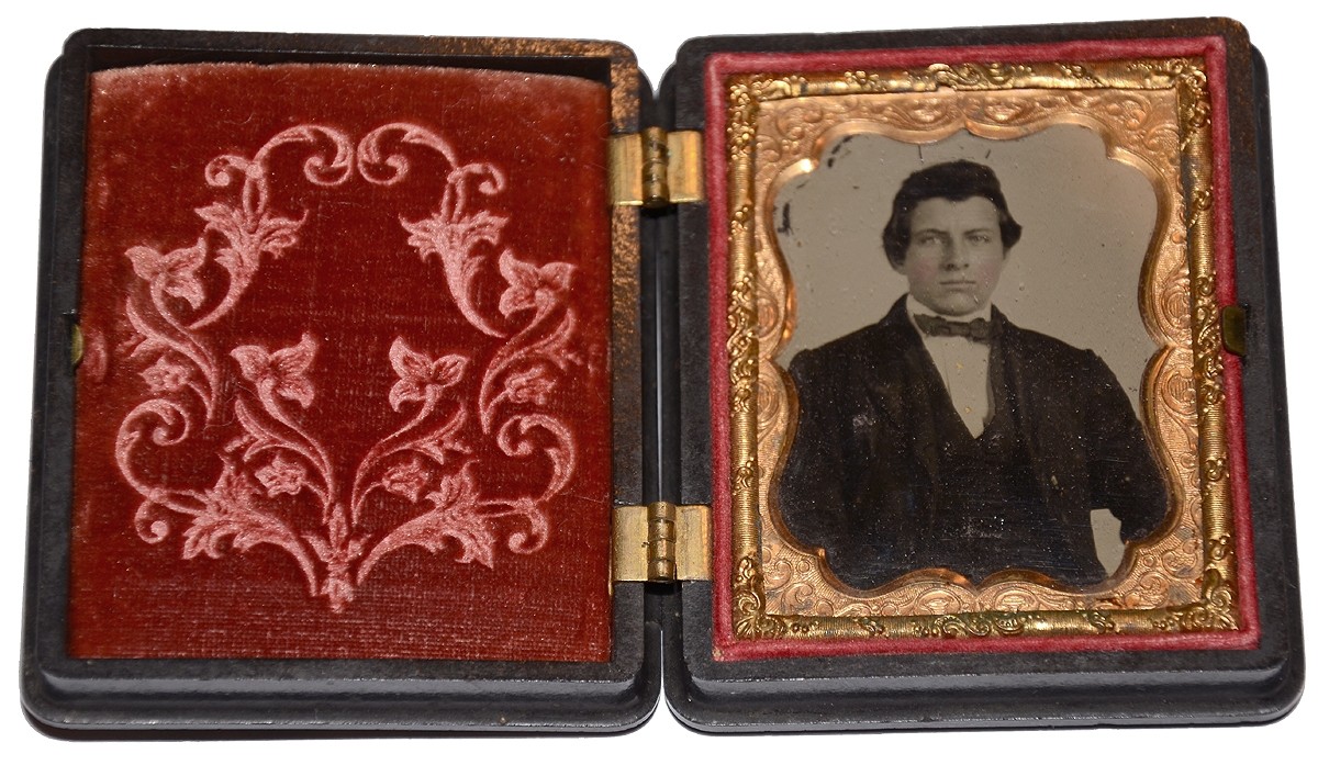 NINTH PLATE IMAGE OF YOUNG MAN IN VERY NICE UNION CASE