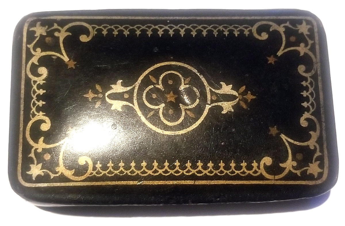 19th CENTURY SNUFF BOX