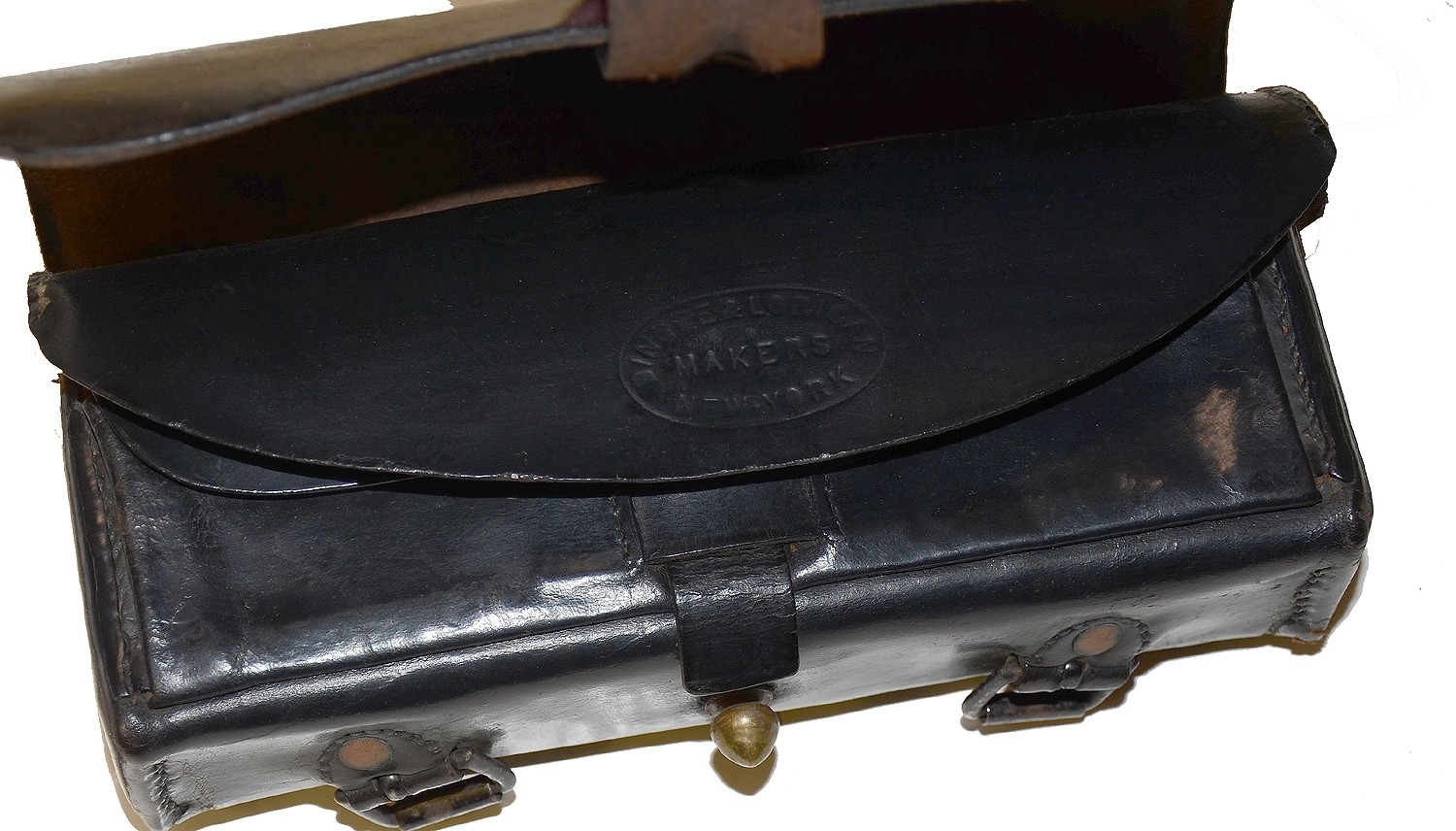 MINTY CAVALRY CARBINE CARTRIDGE BOX BY DINGEE AND LORIGAN — Horse Soldier