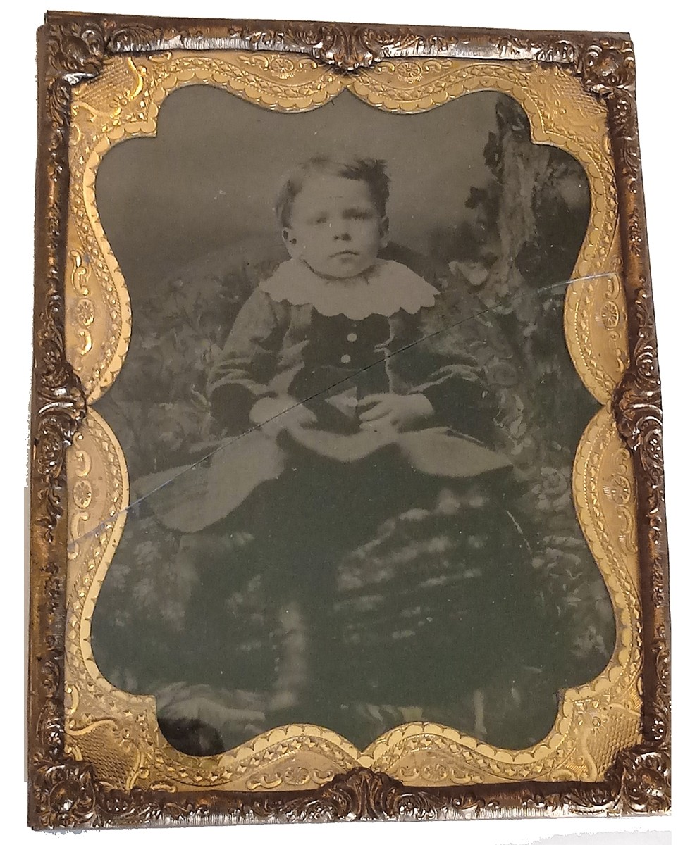 HALF PLATE TINTYPE OF A LITTLE BOY