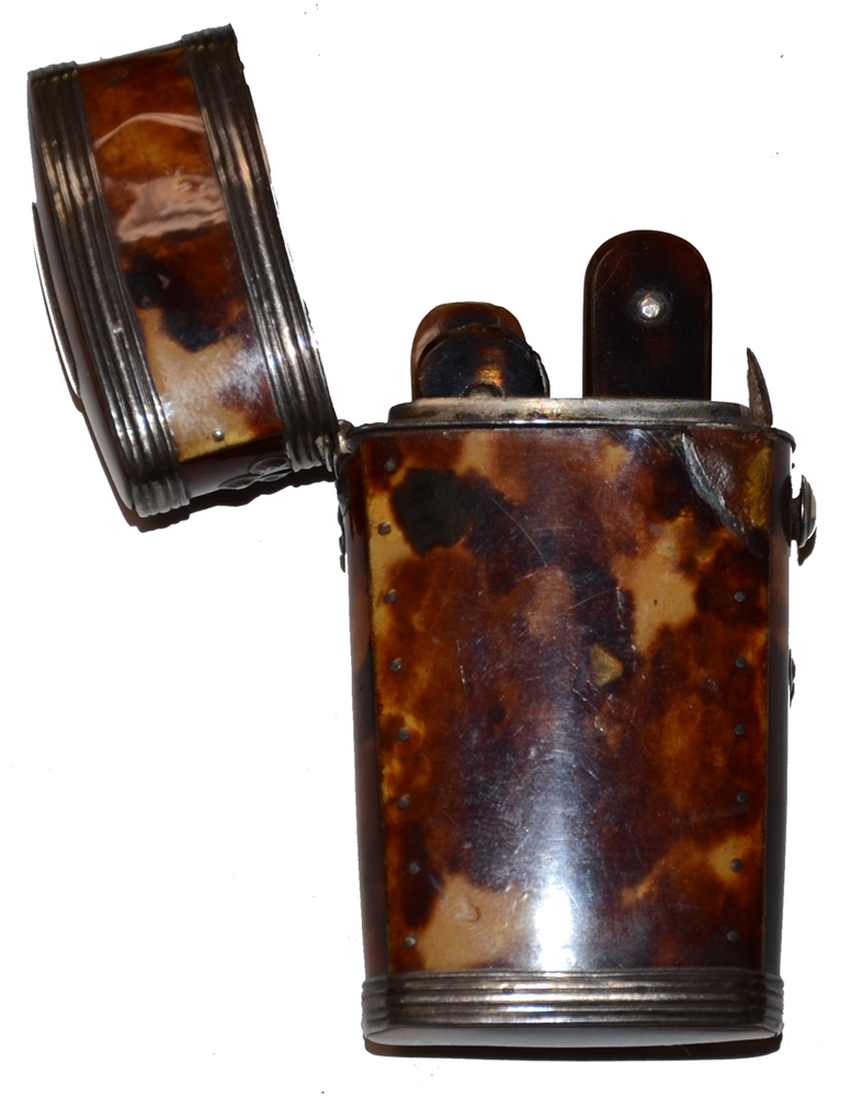 SILVER MOUNTED TORTOISE SHELL CASED SET OF LANCETS (FLEAMS)