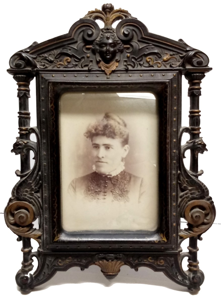 RECTANGULAR THERMOPLASTIC FRAME WITH PATTERN TITLED “THE MUSE” WITH PHOTO 