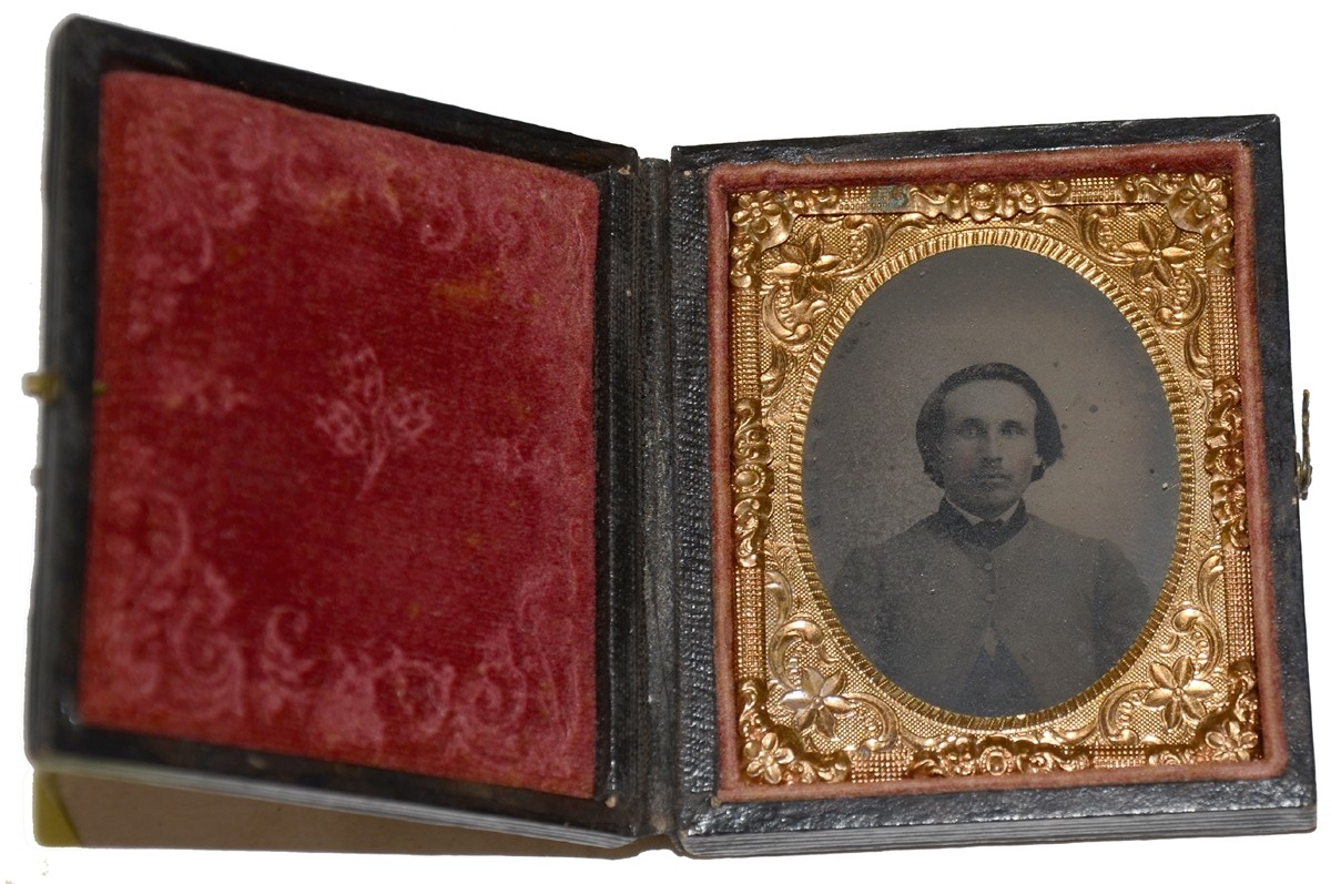 VERY NICE NINTH PLATE TINTYPE OF A CONFEDERATE ENLISTED MAN 