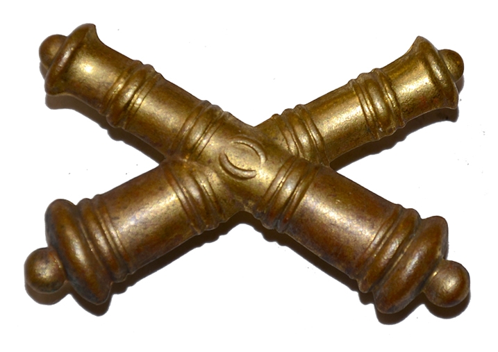 ENLISTED ARTILLERY HAT INSIGNIA