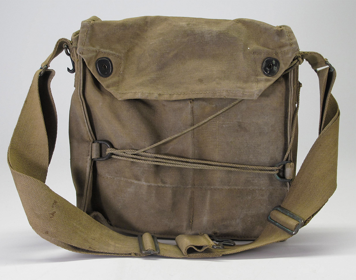 U.S. WORLD WAR 1 GAS MASK & CHEST CARRIER