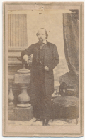 FULL STANDING CDV OF CONFEDERATE GENERAL WILLIAM LORING WITH VICKSBURG BACKMARK