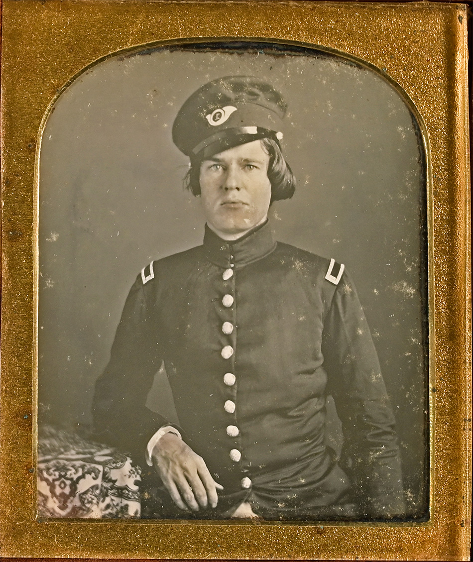 SUPER CLEAR MEXICAN WAR ERA DAGUERROTYPE OF A DAPPER 1st INFANTRY LIEUTENANT 