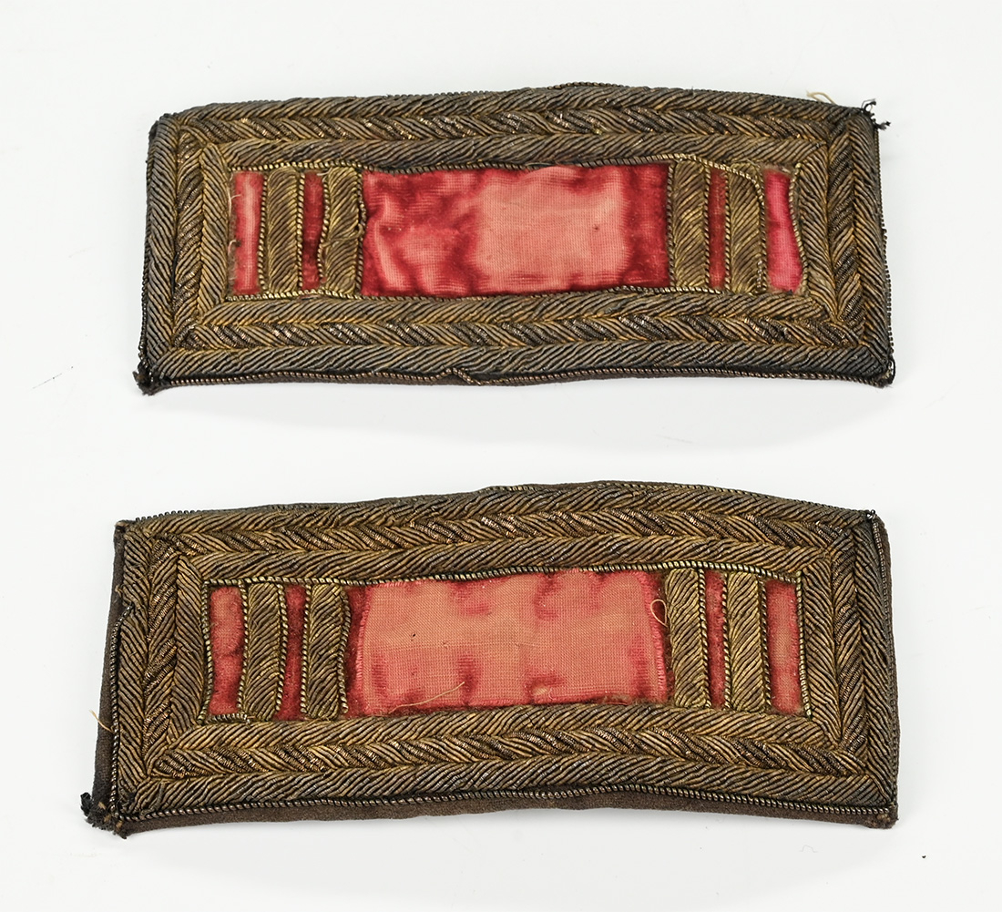 TRIPLE-BORDERED CIVIL WAR ARTILLERY CAPTAIN SHOULDER STRAPS