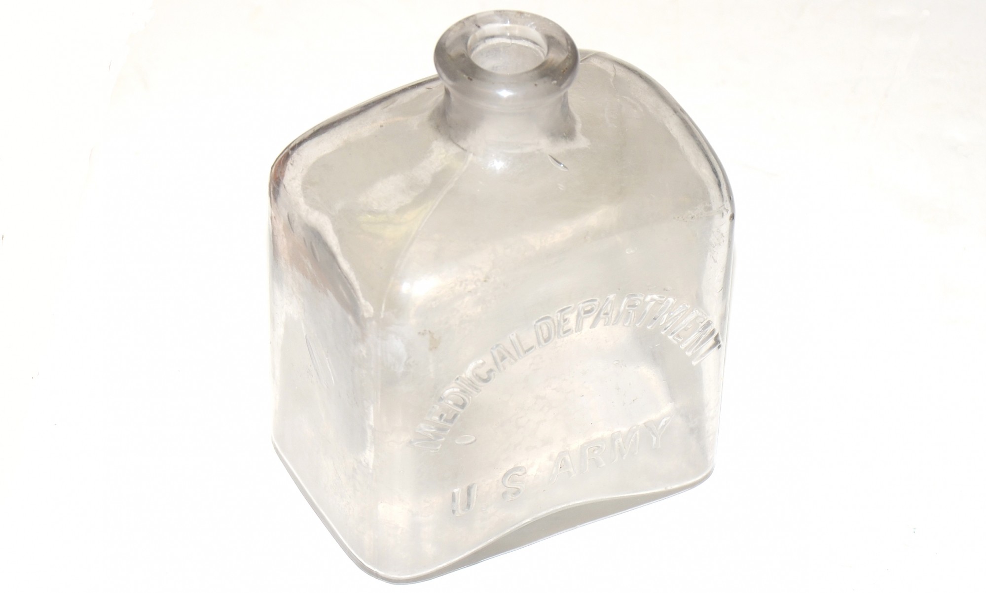 RARE SIZE, U. S. ARMY MEDICAL DEPT GLASS BOTTLE