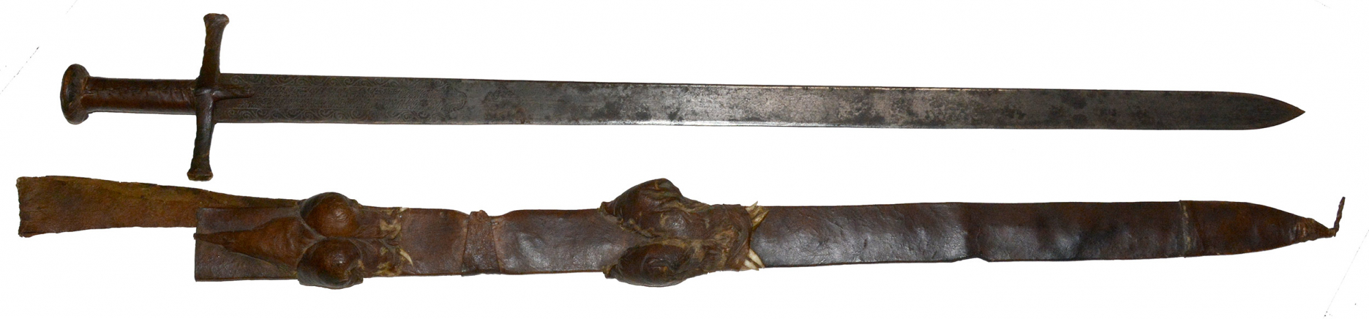 MUSEUM QUALITY 19TH CENTURY OR EARLIER SUDANESE KASKARA BROADSWORD WITH A SOLINGEN BLADE
