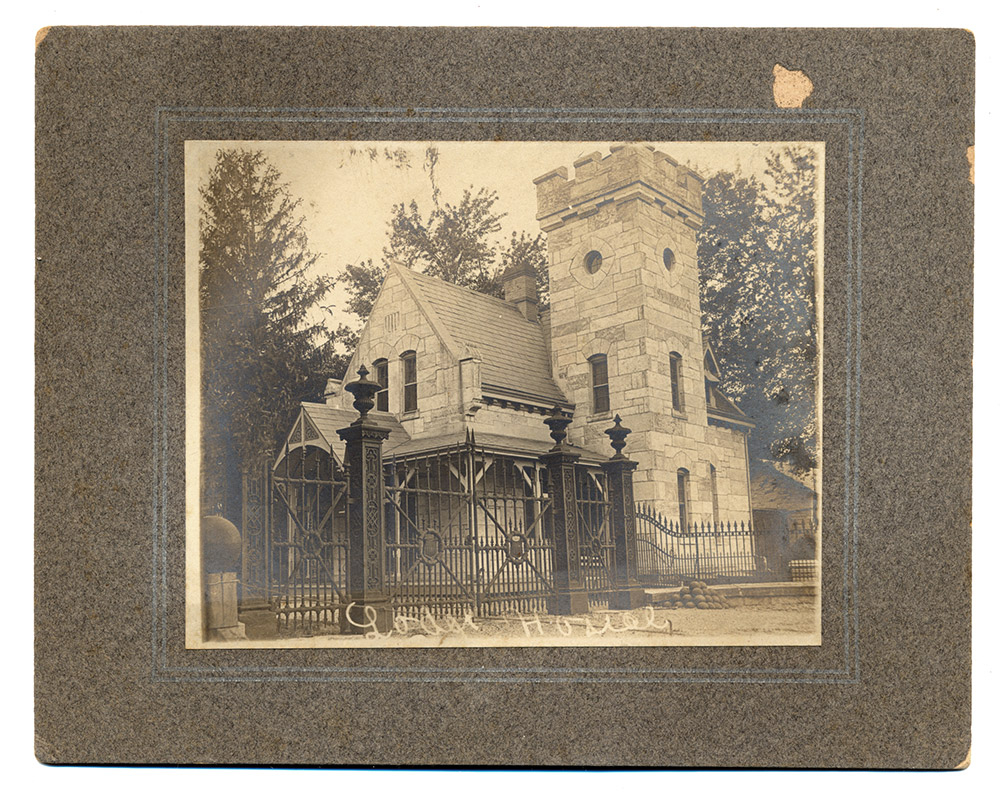 CABINET CARD VIEW OF THE GATEHOUSE OF ANTIETAM NATIONAL CEMETERY