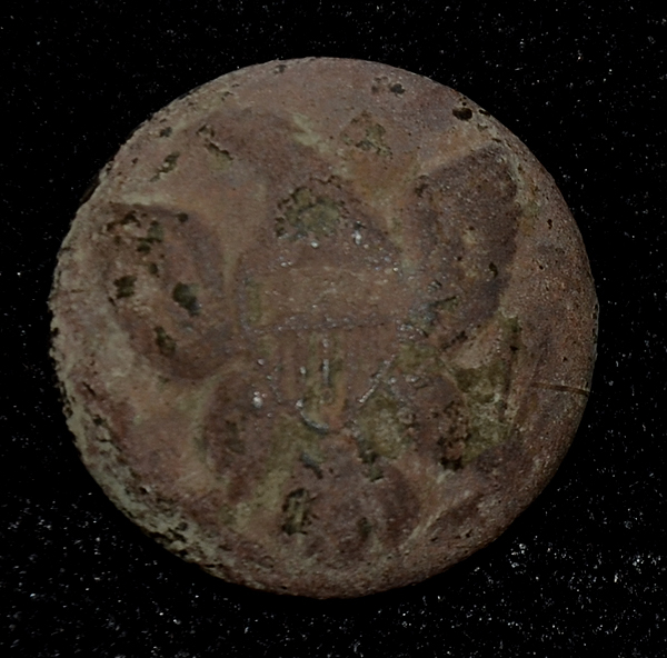 US ENLISTEDMAN’S GENERAL SERVICE EAGLE JACKET BUTTON RECOVERED AT THE CULP FARM AT GETTYSBURG