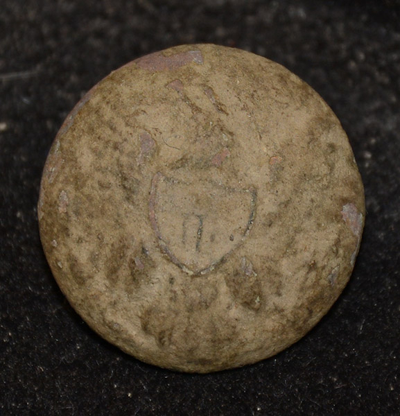 US ENLISTEDMAN’S GENERAL SERVICE EAGLE JACKET BUTTON RECOVERED ON LITTLE ROUND TOP AT GETTYSBURG