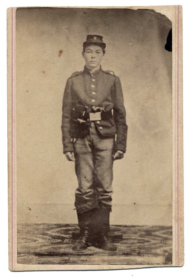 CDV UNION SOLDIER W/PISTOL AND DAGGER