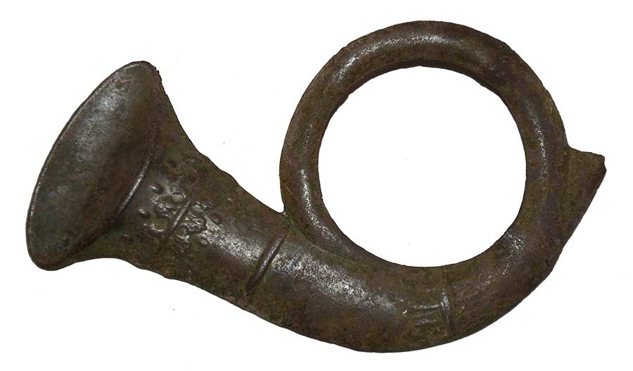 INFANTRY “HUNTING HORN” KEPI INSIGNIA EXCAVATED NEAR ORANGE