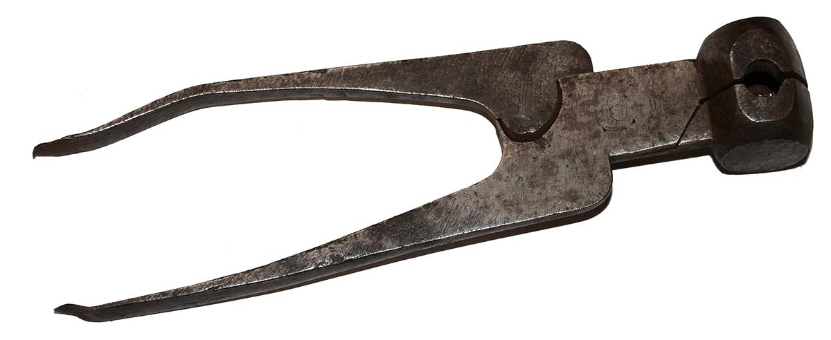 EARLY MOLD FOR HUGE .75 CALIBER ROUND BALLS