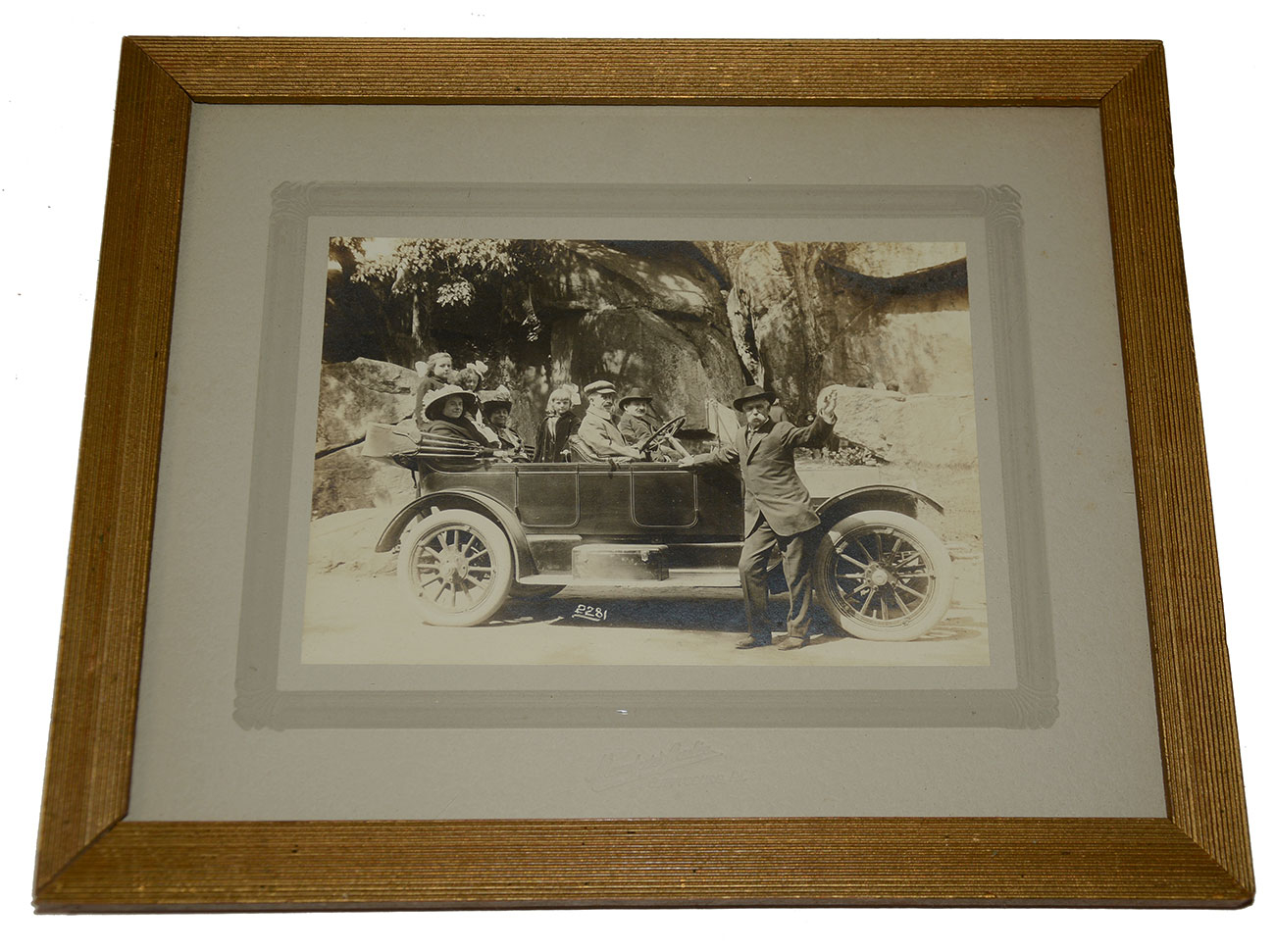 FRAMED PHOTO OF LICENSED BATTLEFIELD GUIDE AT DEVIL’S DEN BY MUMPER PHOTOGRAPHY STUDIO 