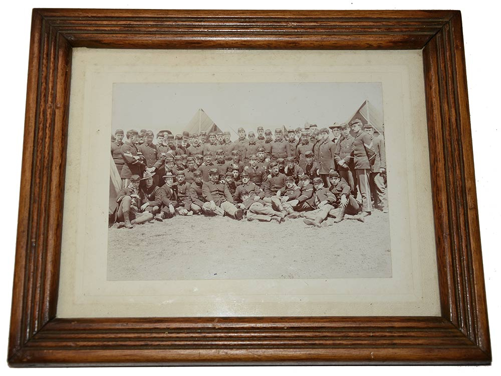 FRAMED 1898 CABINET CARD PHOTO OF COMPANY B, 1ST PENNSYLVANIA INFANTRY WITH NAMES