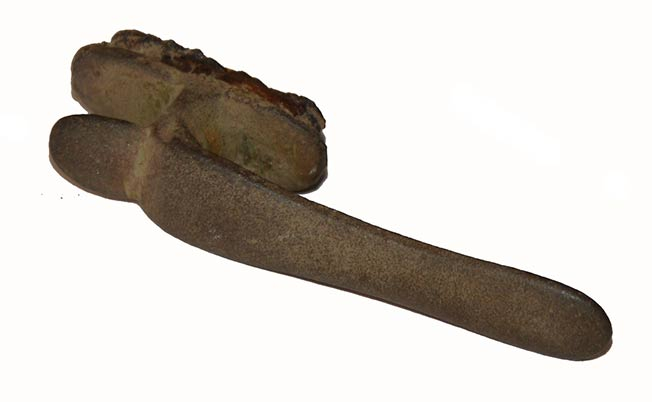 REVOLUTIONARY WAR BRASS BAYONET SCABBARD HOOK