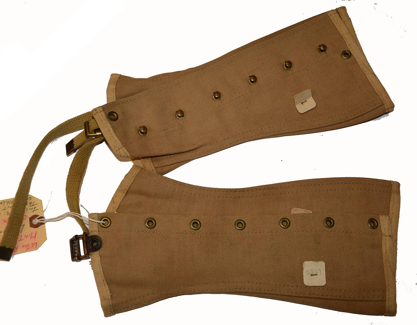 UNISSUED PAIR OF WORLD WAR TWO USMC LEGGINGS