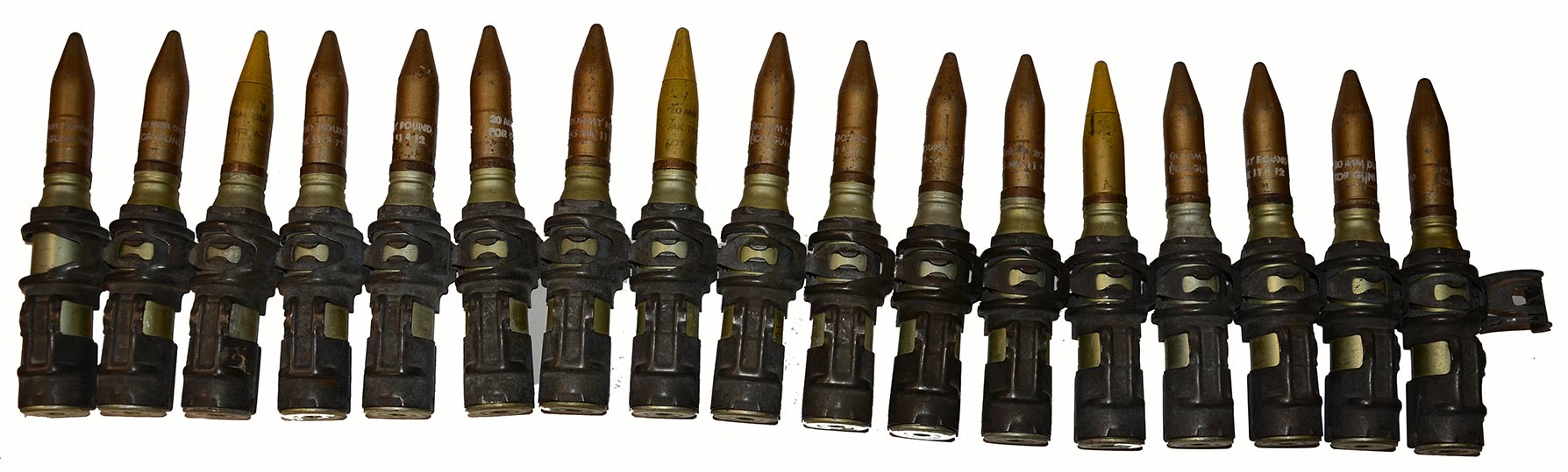 US KOREAN WAR/VIETNAM BELT OF DUMMY 20MM CANNON ROUNDS