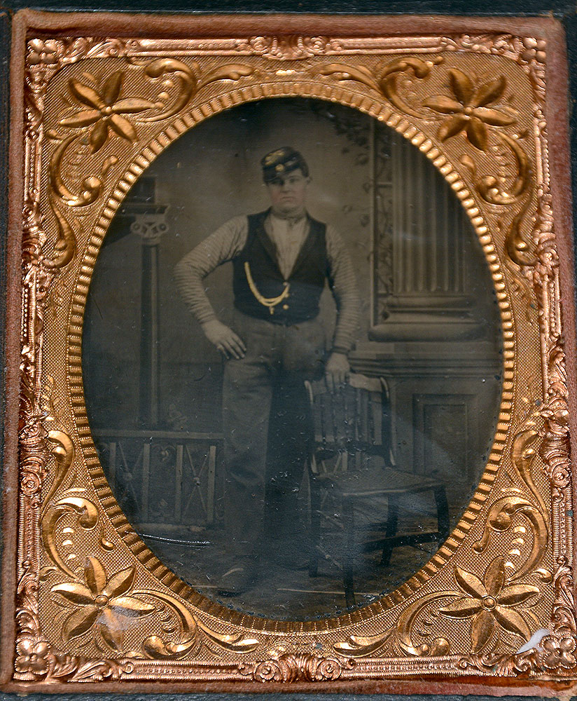 FULL STANDING QUARTER PLATE TINTYPE OF SMOOTH-FACED UNION SOLDIER