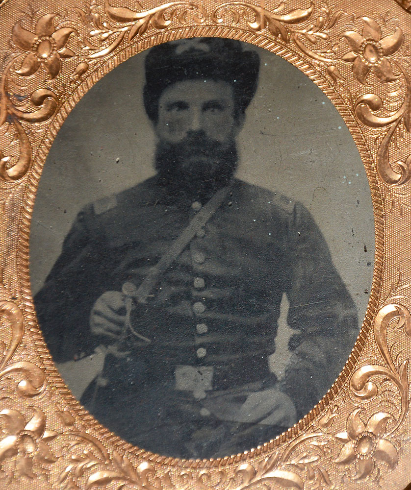 SIXTH-PLATE TIN OF A UNION CAVALRY LIEUTENANT